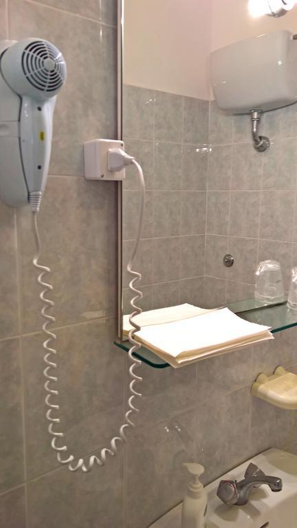 Albergo Golfo Фоллоника Экстерьер фото