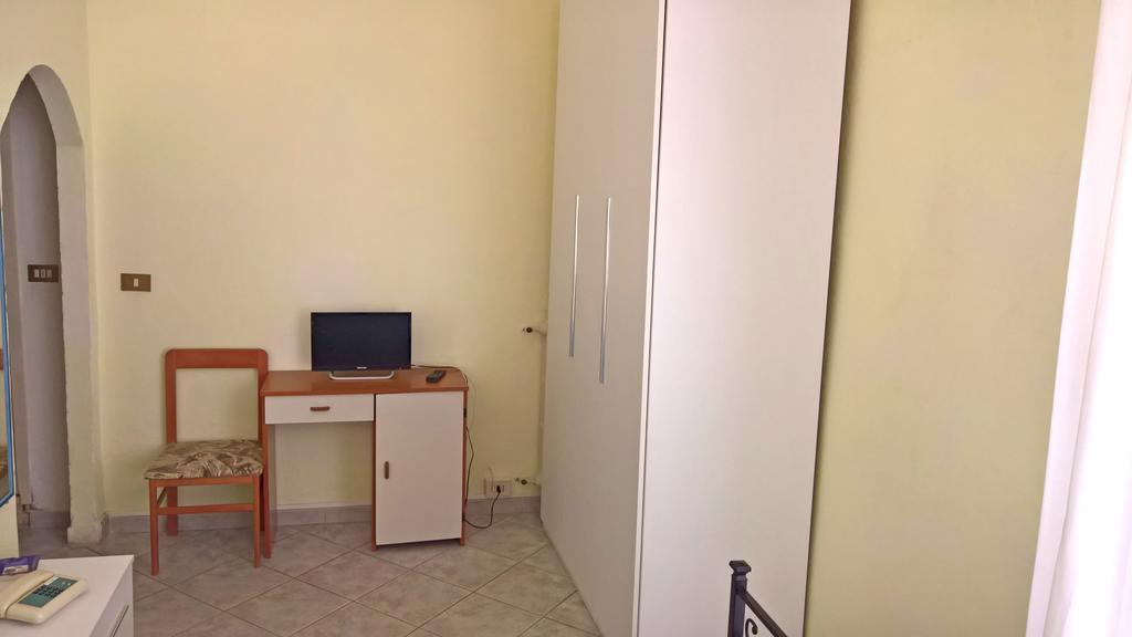 Albergo Golfo Фоллоника Экстерьер фото