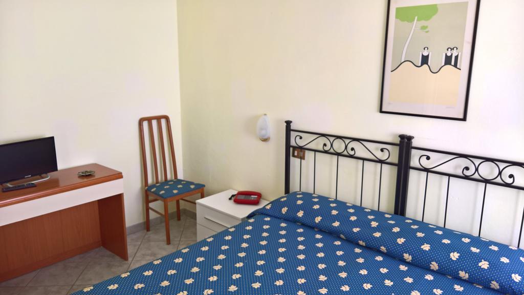 Albergo Golfo Фоллоника Экстерьер фото
