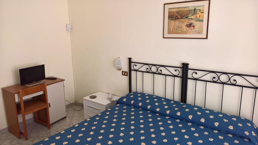 Albergo Golfo Фоллоника Экстерьер фото